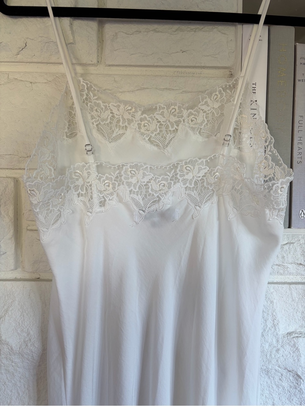 Eileen West Santorini Satin Gown White Size Medium - Picture 9 of 13